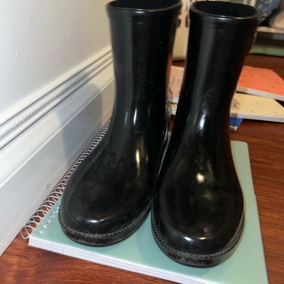 Michael Kors Rain Boots - Picture 2 of 4